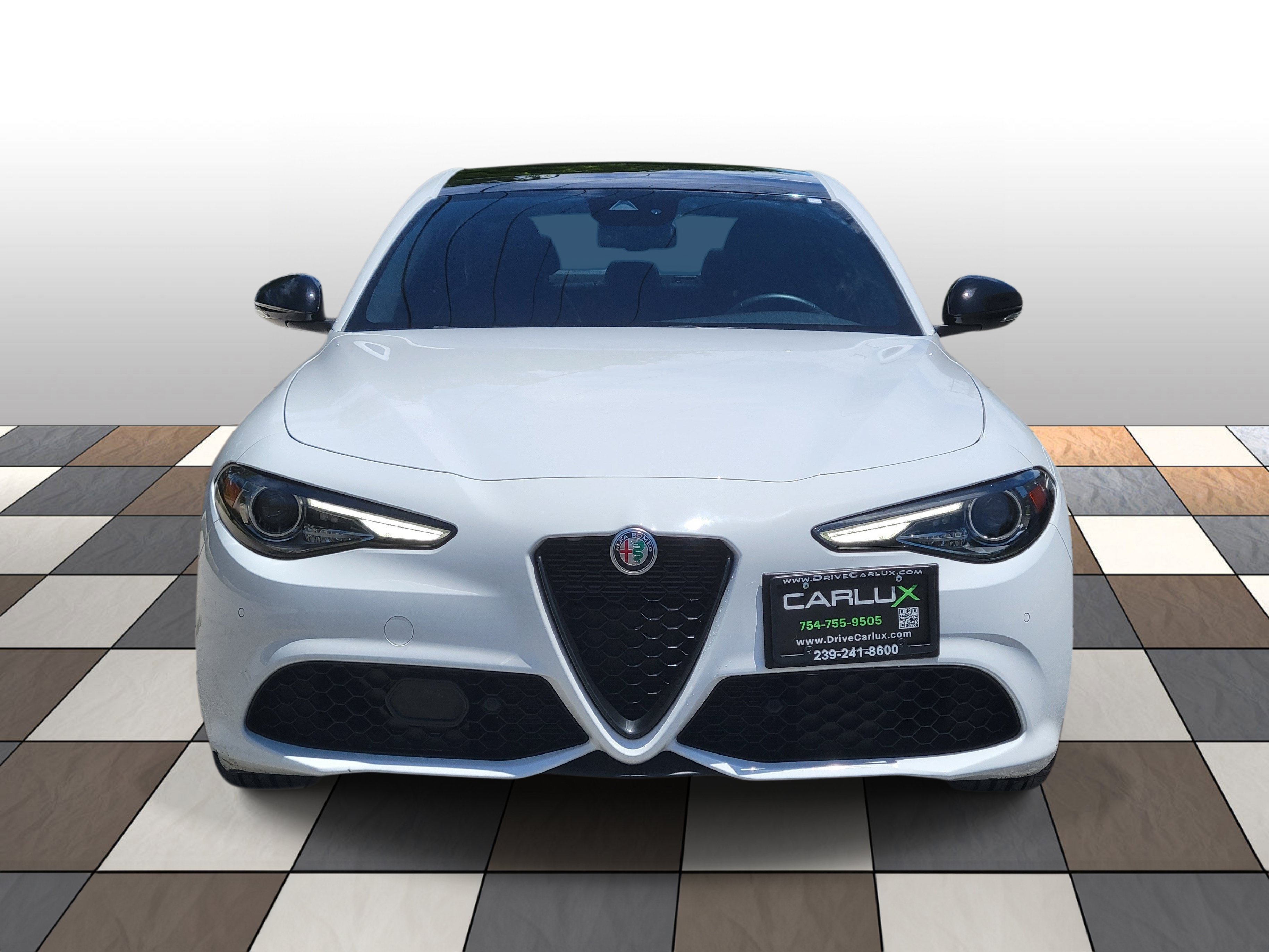Used 2023 Alfa Romeo Giulia Veloce AWD/4WD image 2