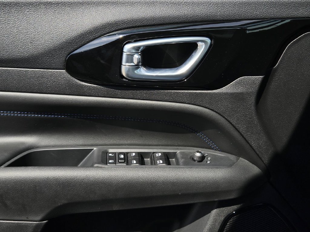 New 2026 Jeep Compass Latitude AWD/4WD image 24
