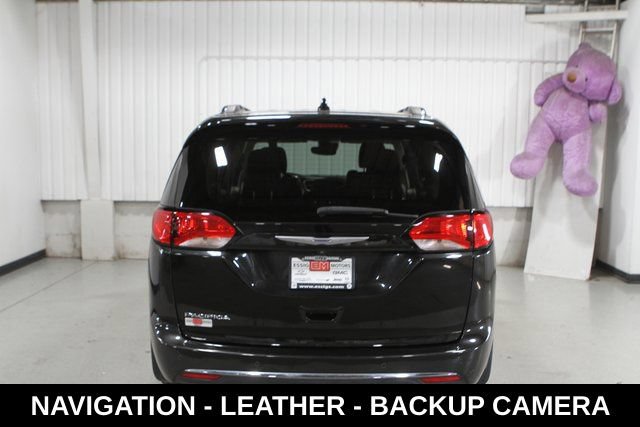 Used 2020 Chrysler Pacifica Touring-L Plus w/ Tire & Wheel Group FWD image 31
