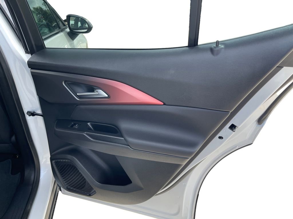 New 2025 Chevrolet Equinox EV RS w/ Convenience Package II image 18