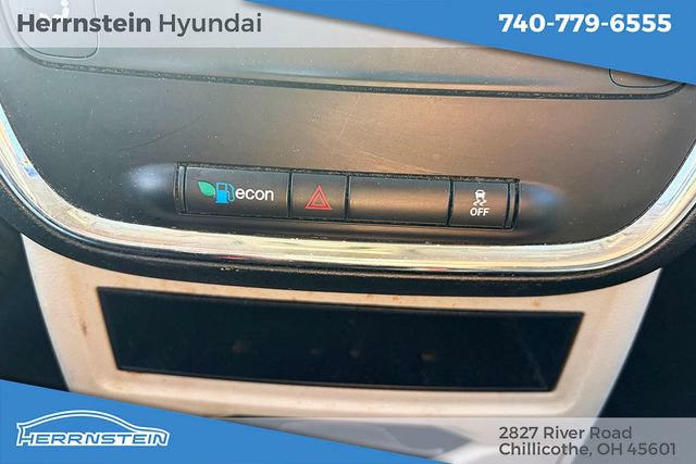 Used 2014 Dodge Grand Caravan American Value Package FWD image 16