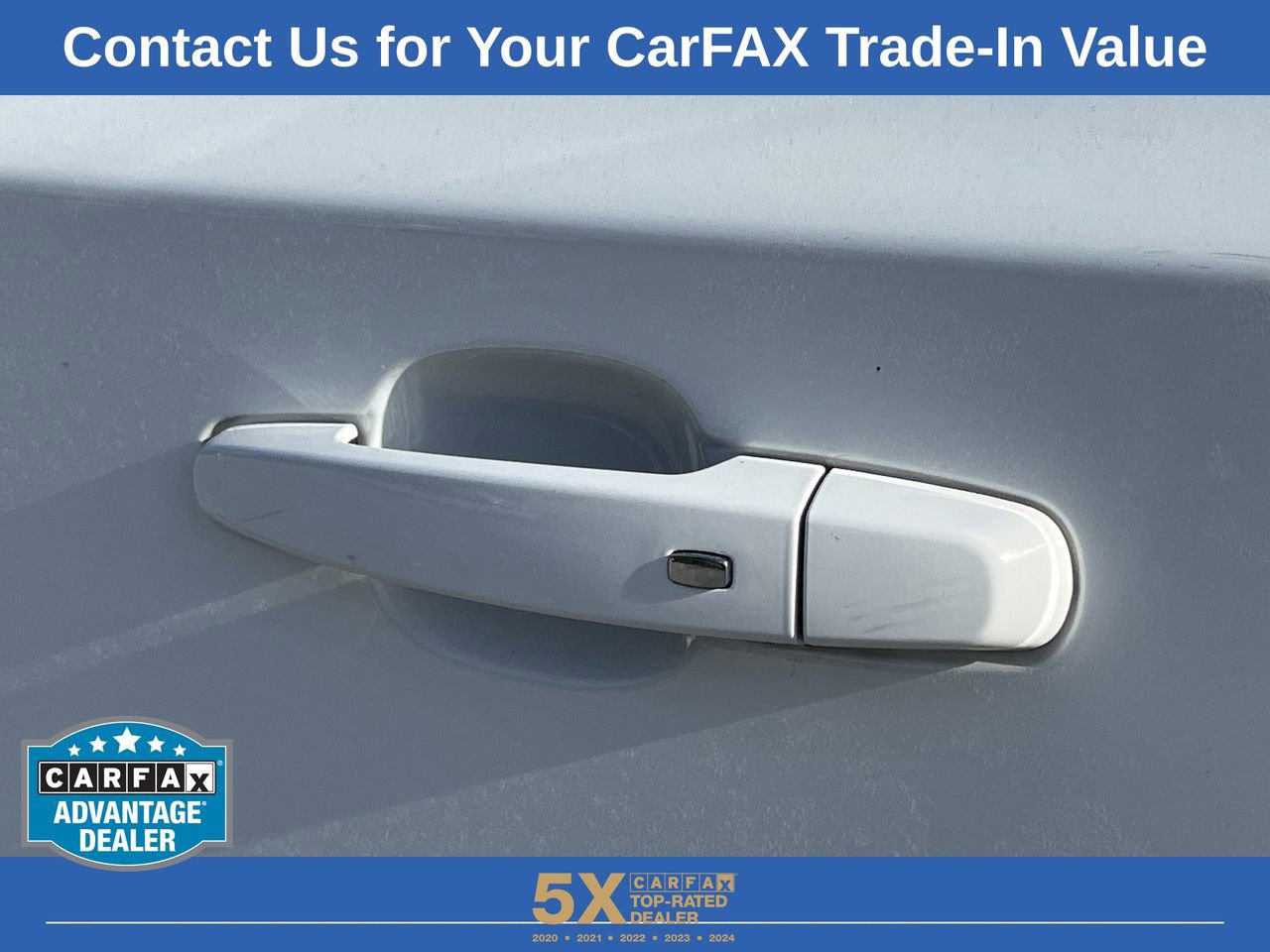 Used 2023 Chevrolet Traverse LT image 32