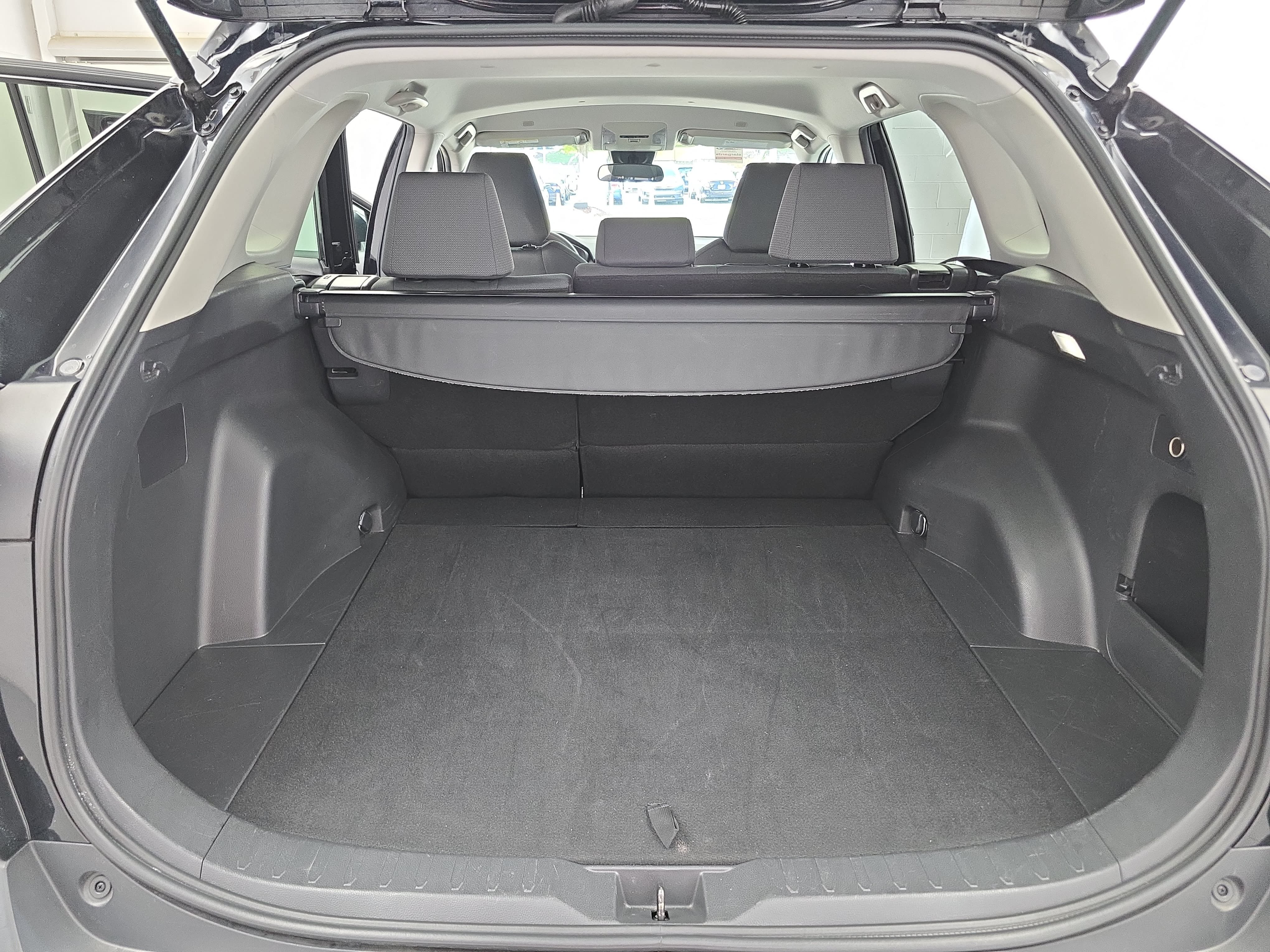 Used 2025 Toyota RAV4 XLE FWD image 12