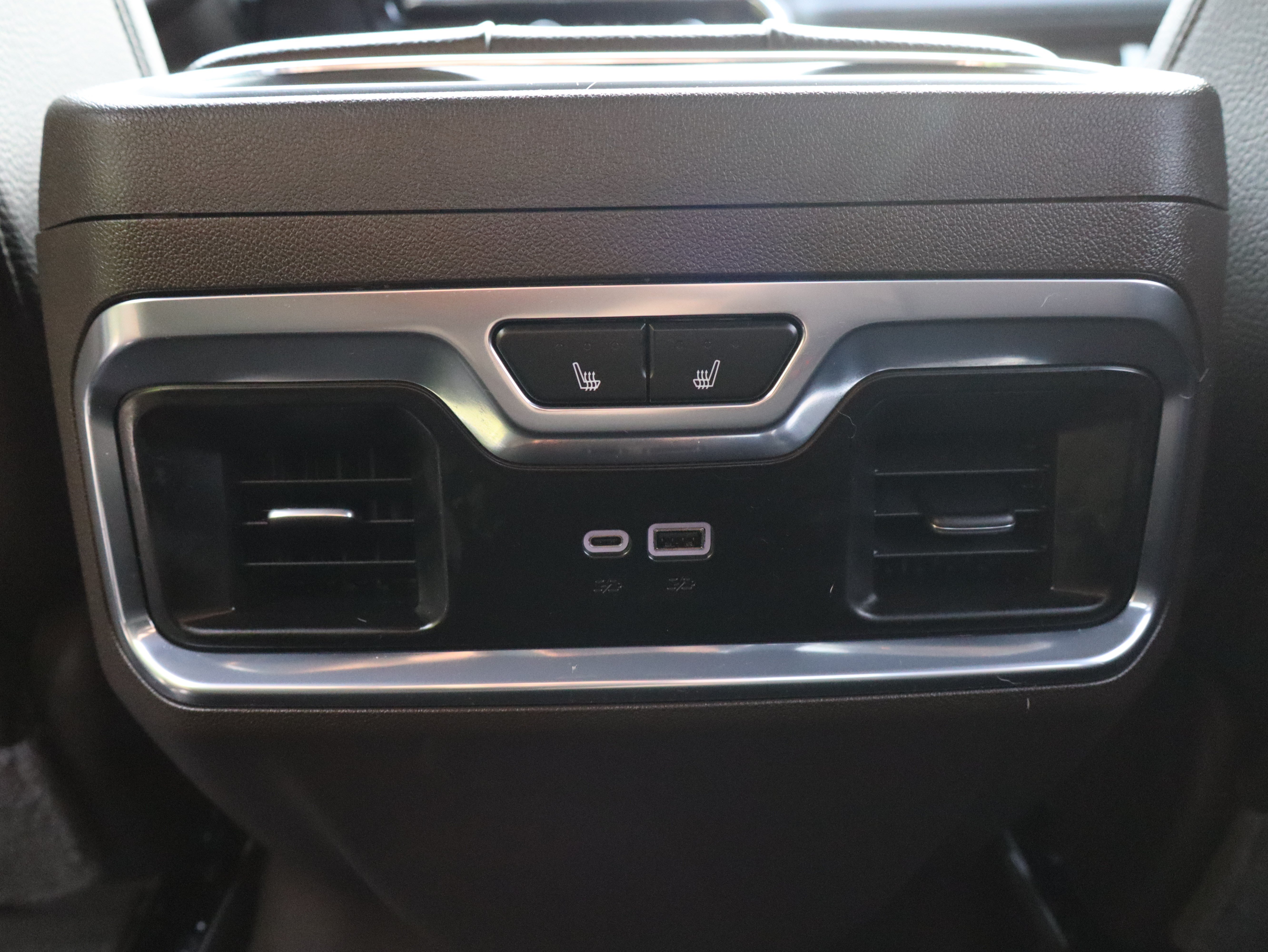 Used 2025 GMC Sierra 2500 Denali w/ Denali Reserve Package AWD/4WD image 60