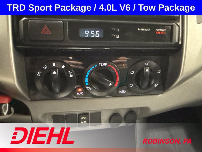 Used 2012 Toyota Tacoma 4x4 Access Cab V6 w/ TRD Sport Pkg image 27