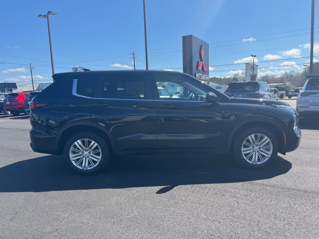 Used 2024 Mitsubishi Outlander ES video 2