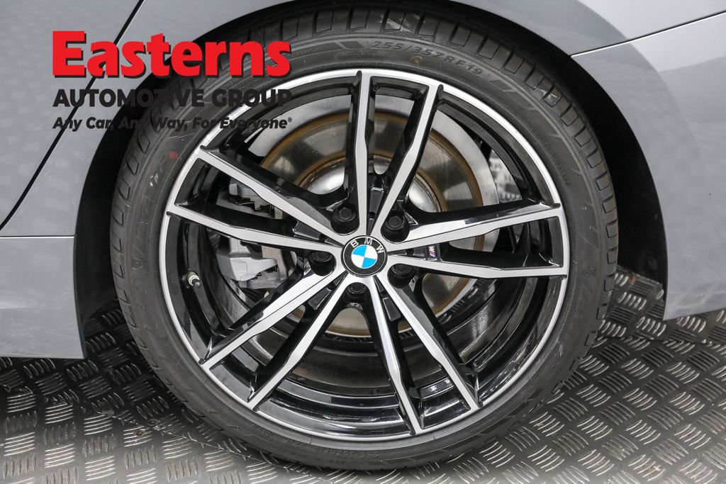 Used 2023 BMW 330i Sedan w/ M Sport Package RWD image 32