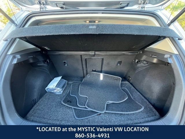 Used 2019 Volkswagen Golf S image 18