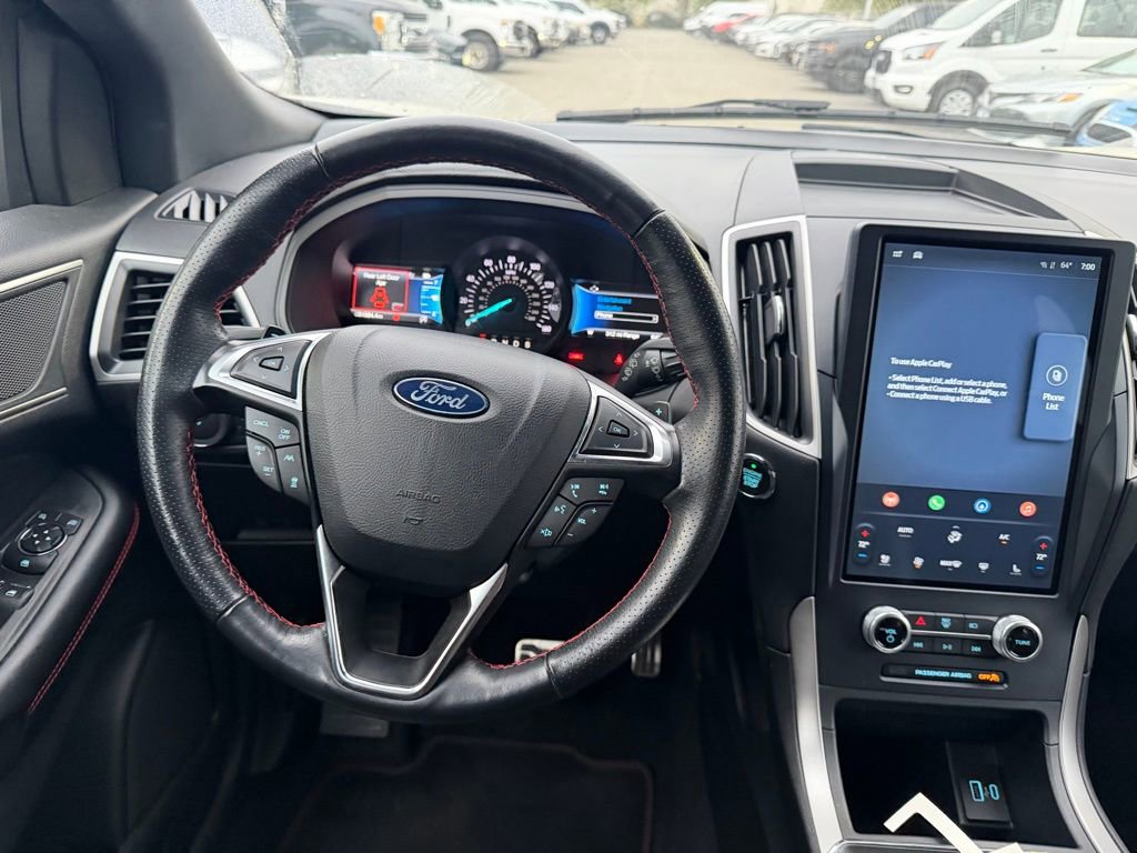 Used 2022 Ford Edge ST-Line w/ Class II Trailer Tow Package image 5