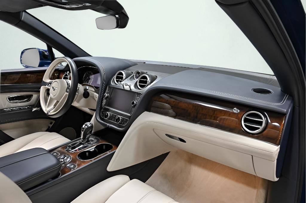 Used 2018 Bentley Bentayga image 25