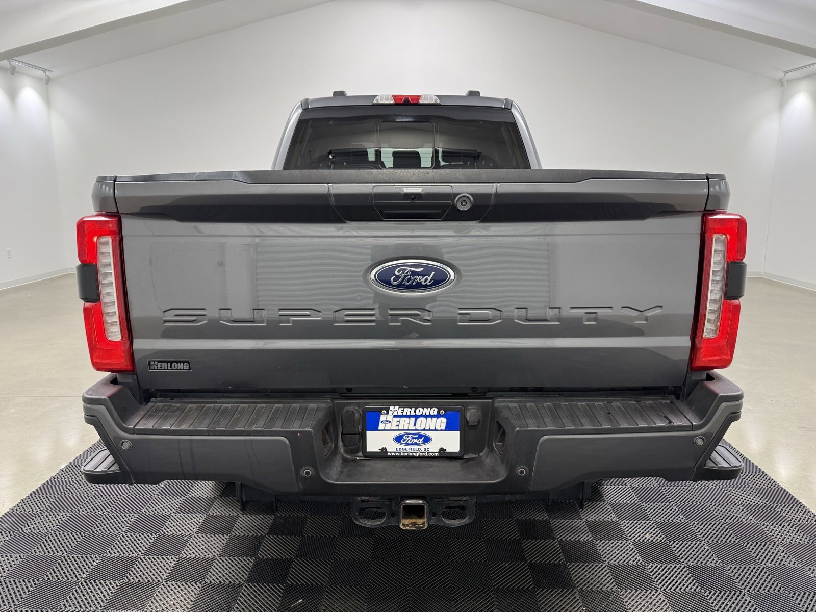Used 2023 Ford F350 Lariat w/ Sport Appearance Package image 5
