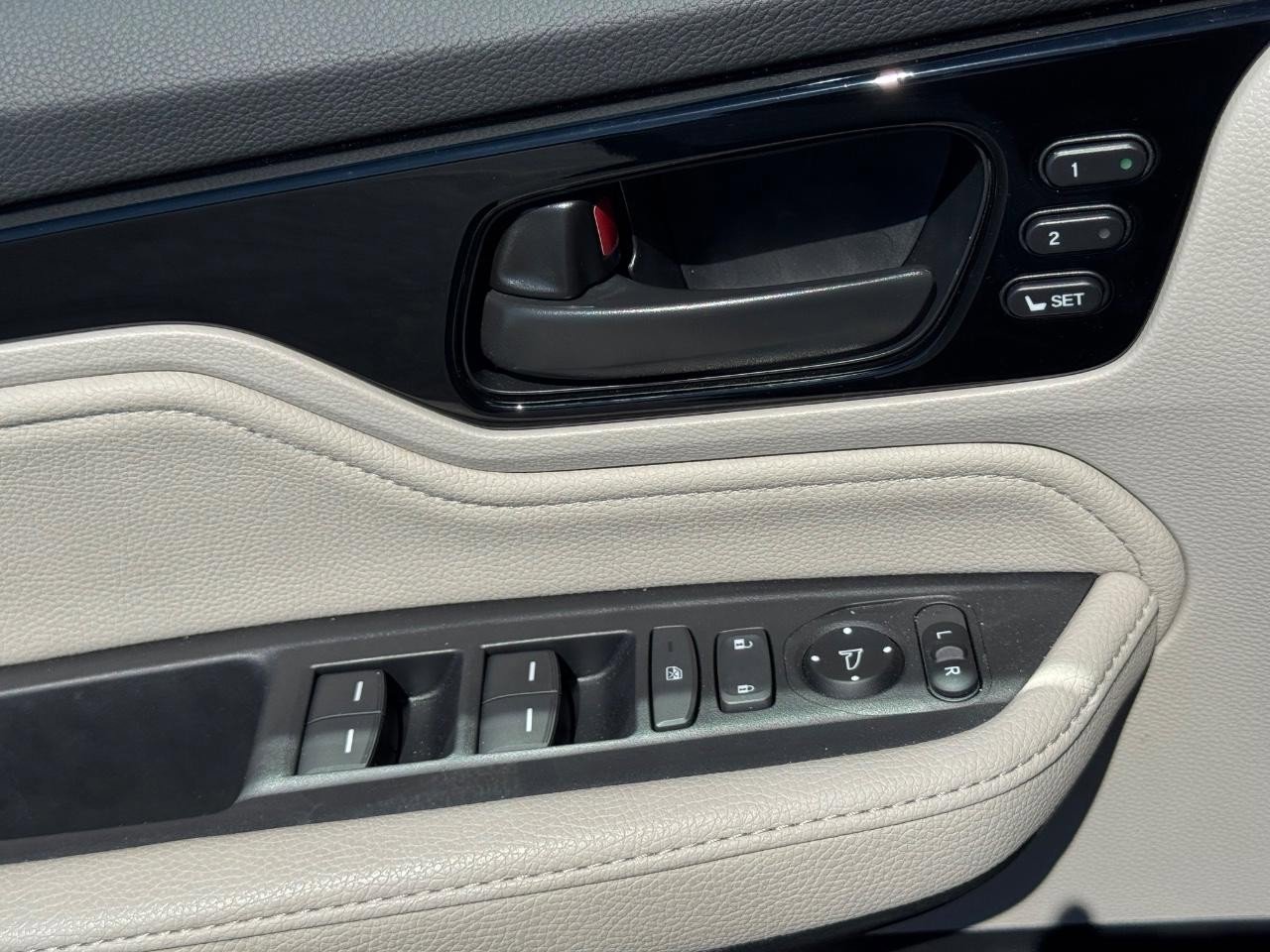 Certified 2025 Honda Odyssey Touring image 26