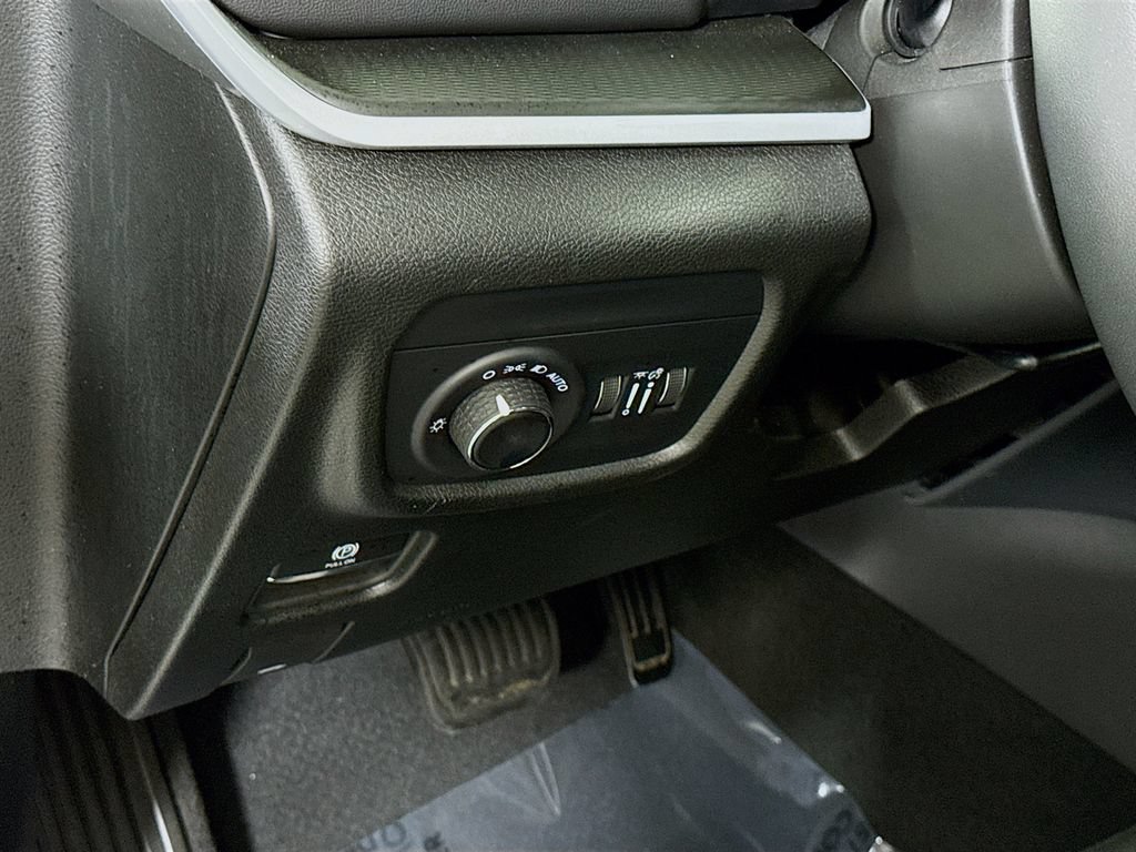 Used 2025 Jeep Grand Cherokee Laredo X AWD/4WD image 20
