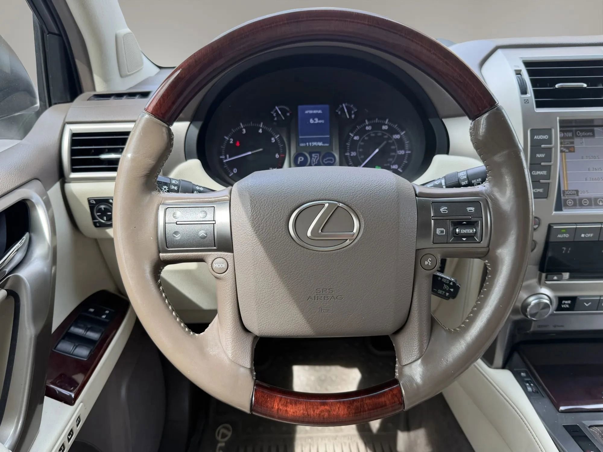 Used 2016 Lexus GX 460 w/ Premium Package AWD/4WD image 22