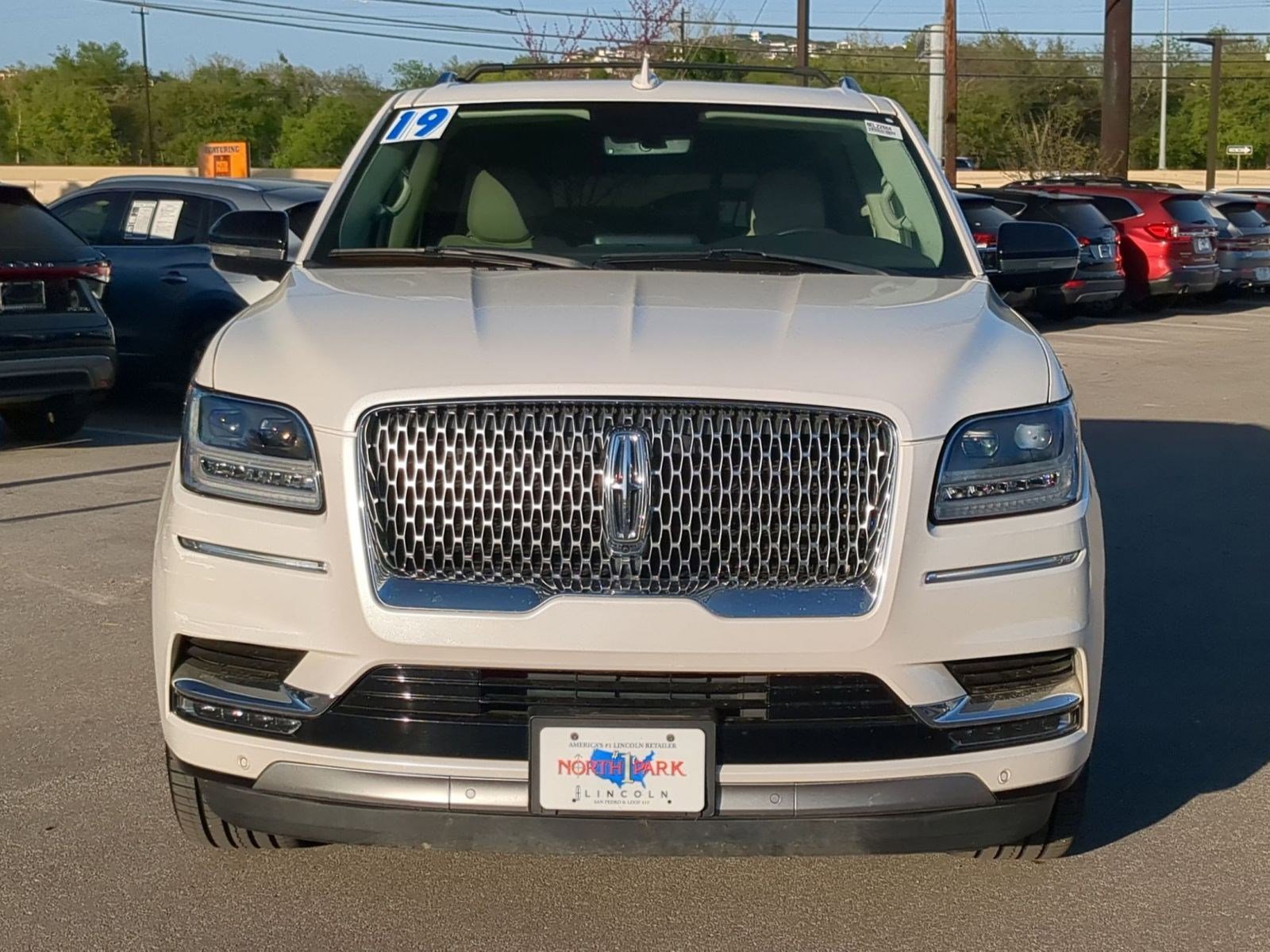 Used 2019 Lincoln Navigator Select w/ Cargo Package image 8