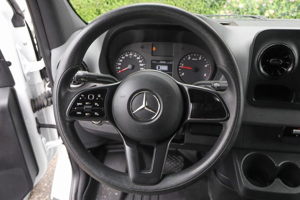 Used 2021 Mercedes-Benz Sprinter 2500 image 25