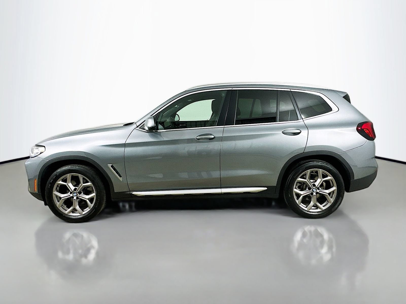 Used 2023 BMW X3 xDrive30i w/ Premium Package AWD/4WD image 8