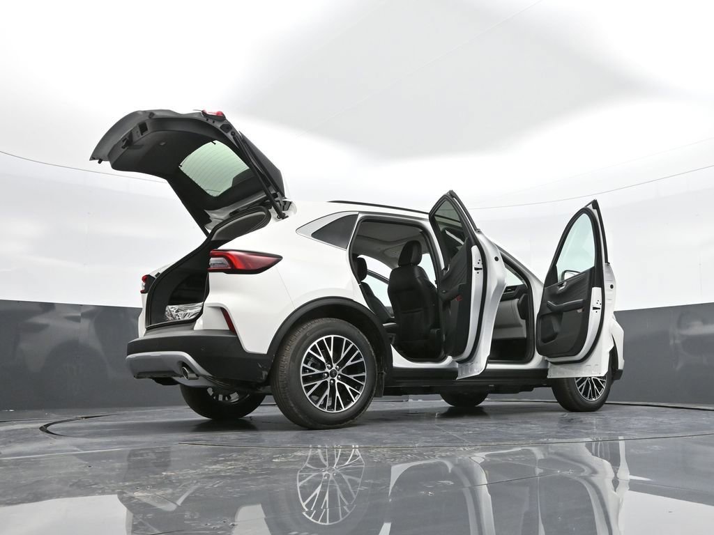 New 2025 Ford Escape SE FWD image 48