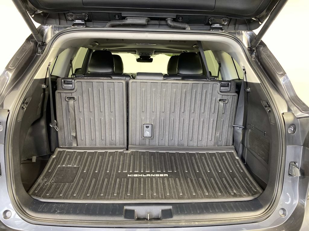 Used 2024 Toyota Highlander XLE AWD/4WD image 8