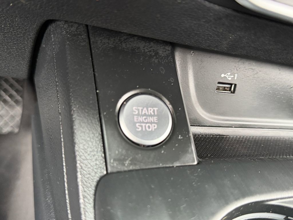 Used 2019 Audi A4 2.0T Premium image 30