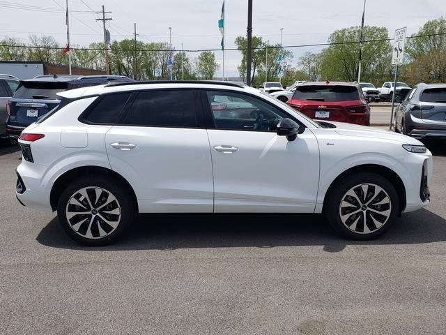 New 2026 Audi Q3 quattro 2.0T AWD/4WD image 2