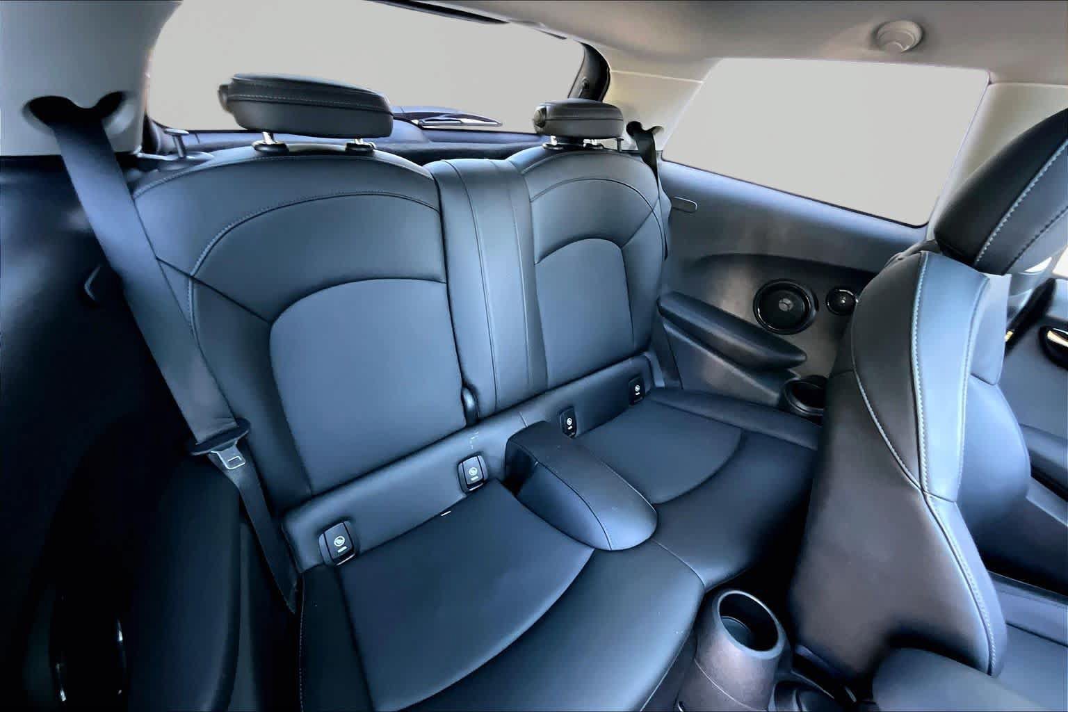 Used 2019 MINI Cooper S w/ Signature Upholstery Package FWD image 20