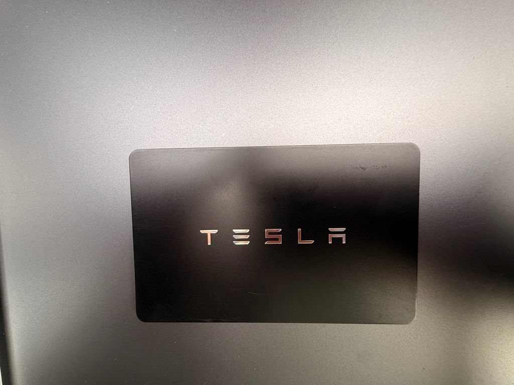 Used 2024 Tesla Model Y Long Range AWD/4WD image 32