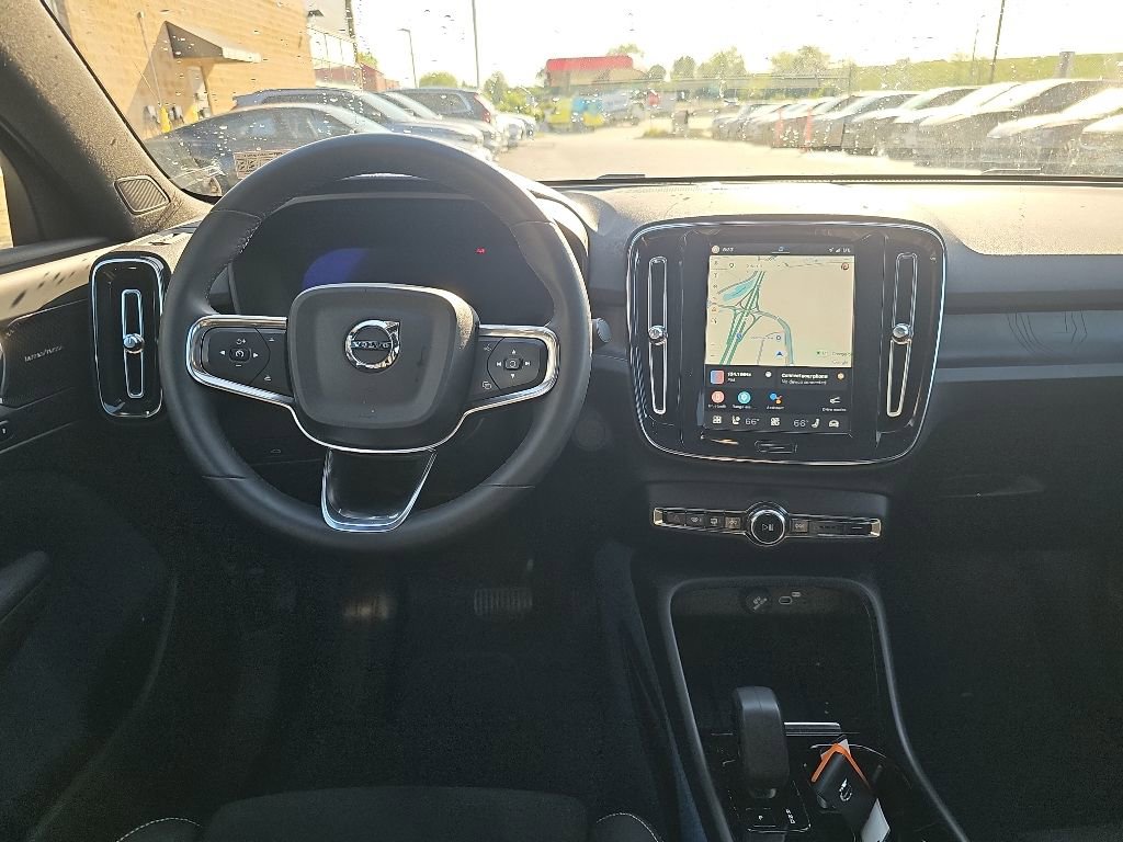 Used 2023 Volvo C40 P8 Recharge Ultimate AWD/4WD image 2