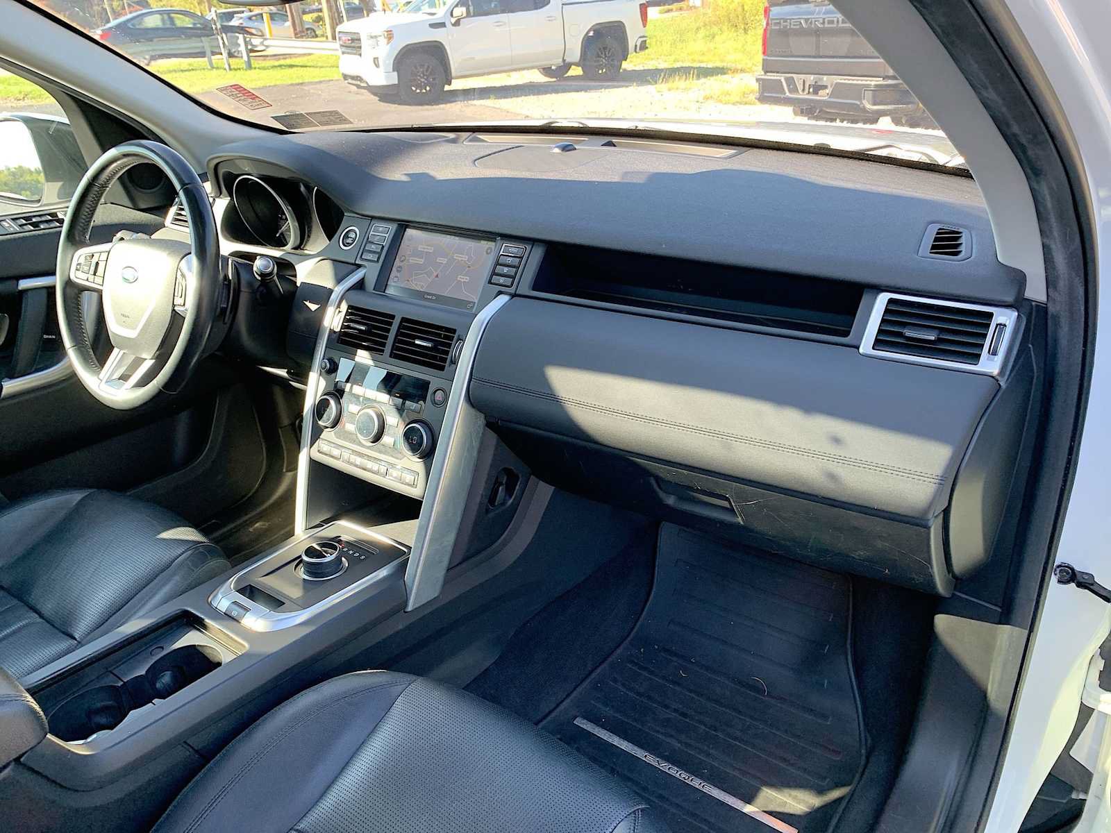 Used 2017 Land Rover Discovery Sport HSE AWD/4WD image 29