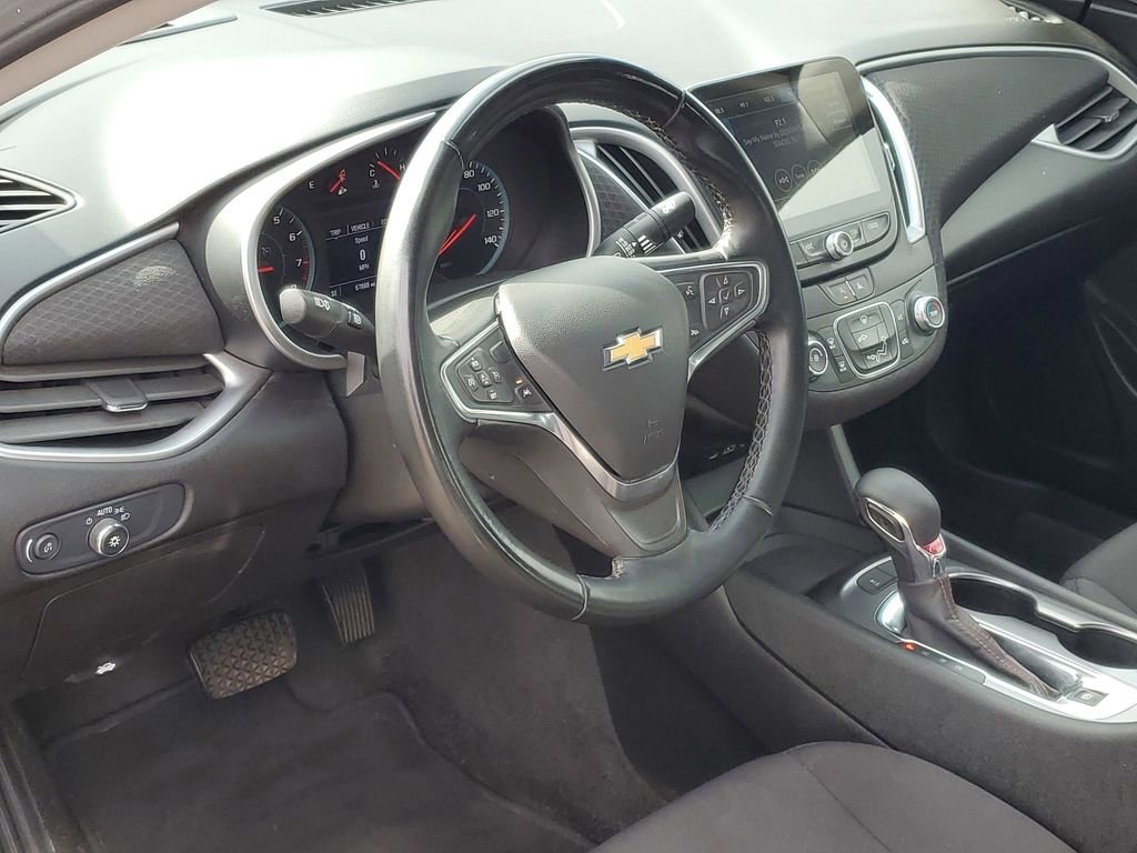 Used 2024 Chevrolet Malibu RS FWD image 8