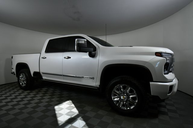 Used 2024 Chevrolet Silverado 3500 High Country w/ Technology Package image 9
