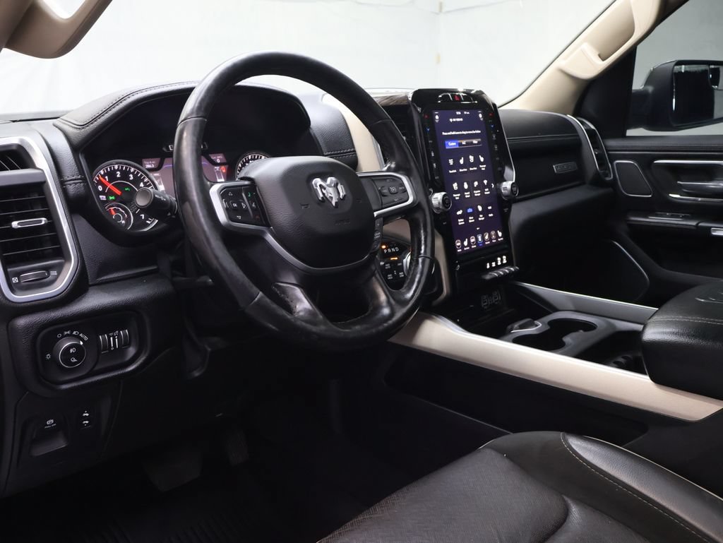 Used 2019 RAM 1500 Laramie AWD/4WD image 17