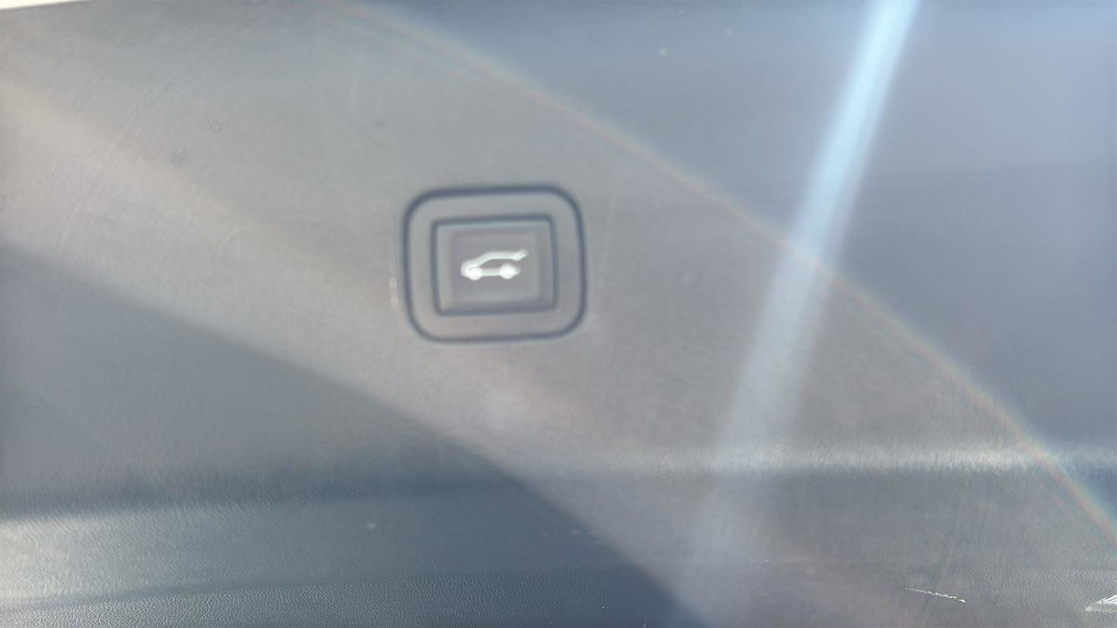 Certified 2023 Buick Enclave Essence w/ Experience Buick Package AWD/4WD image 19