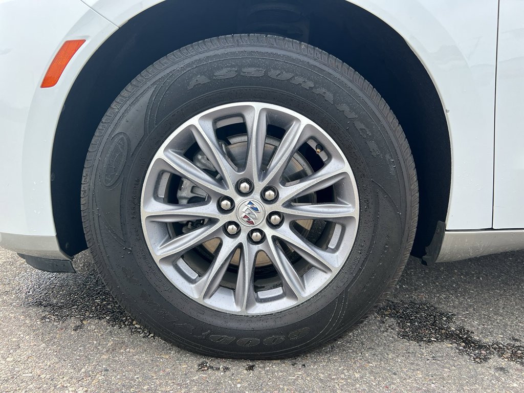 Used 2024 Buick Enclave Essence AWD/4WD image 14