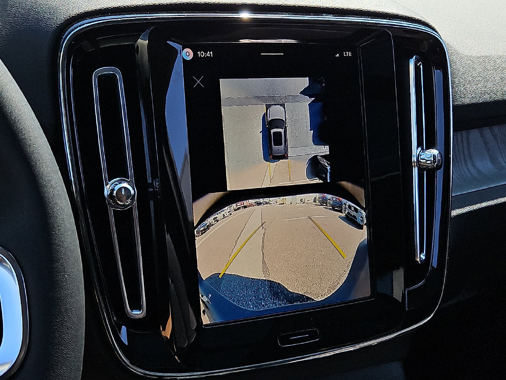 New 2026 Volvo XC40 B5 Plus w/ Climate Package AWD/4WD image 16