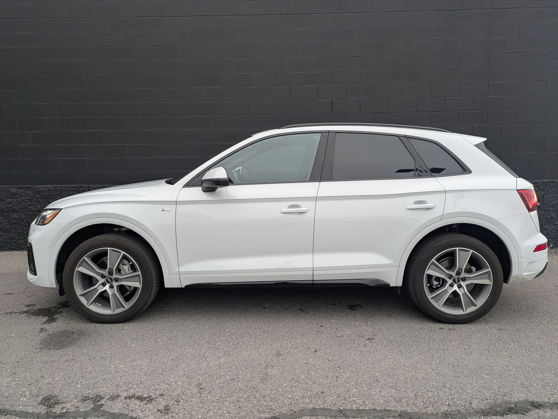 Certified 2025 Audi Q5 2.0T Premium image 9