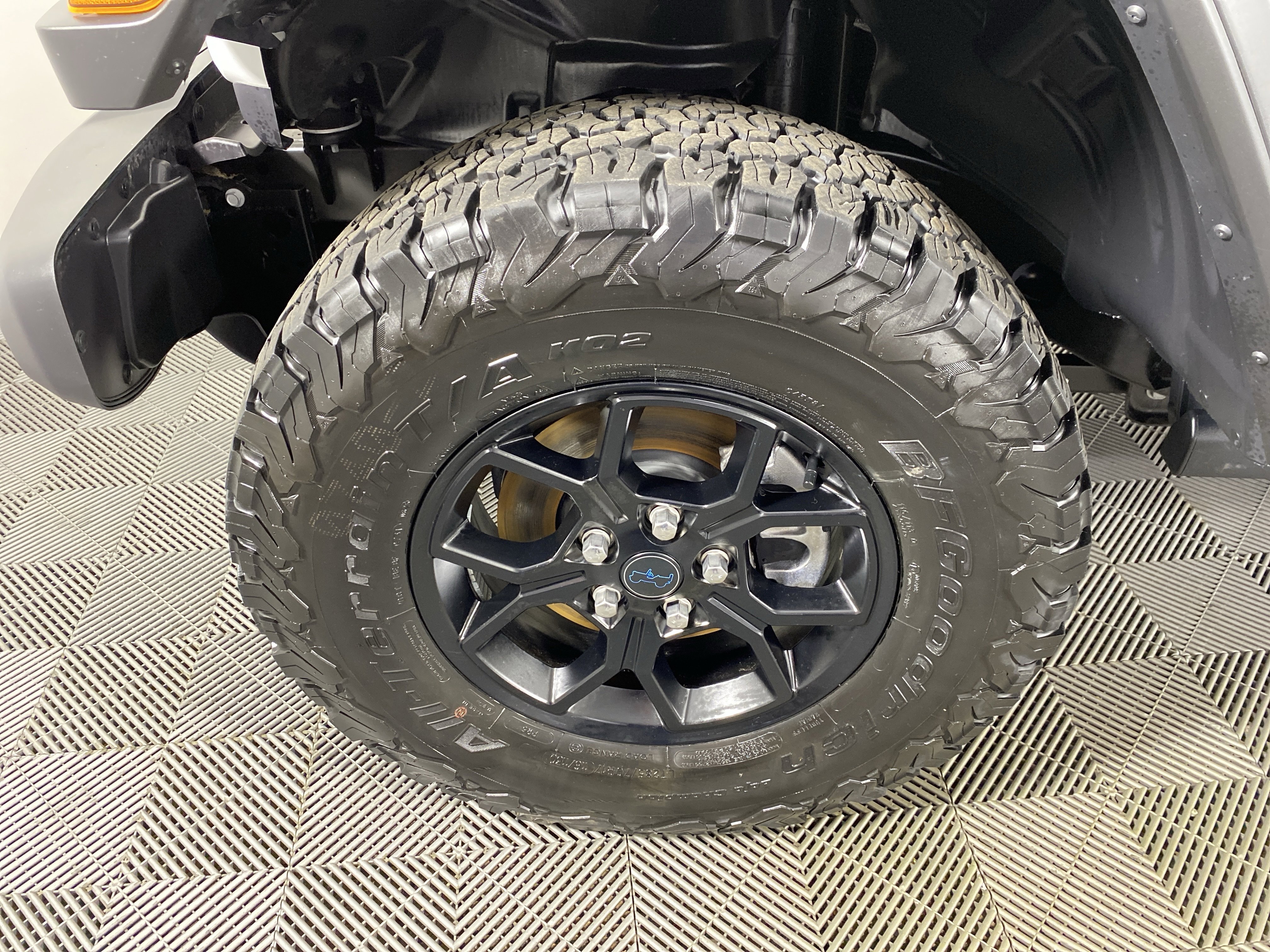 Used 2025 Jeep Wrangler Willys AWD/4WD image 12