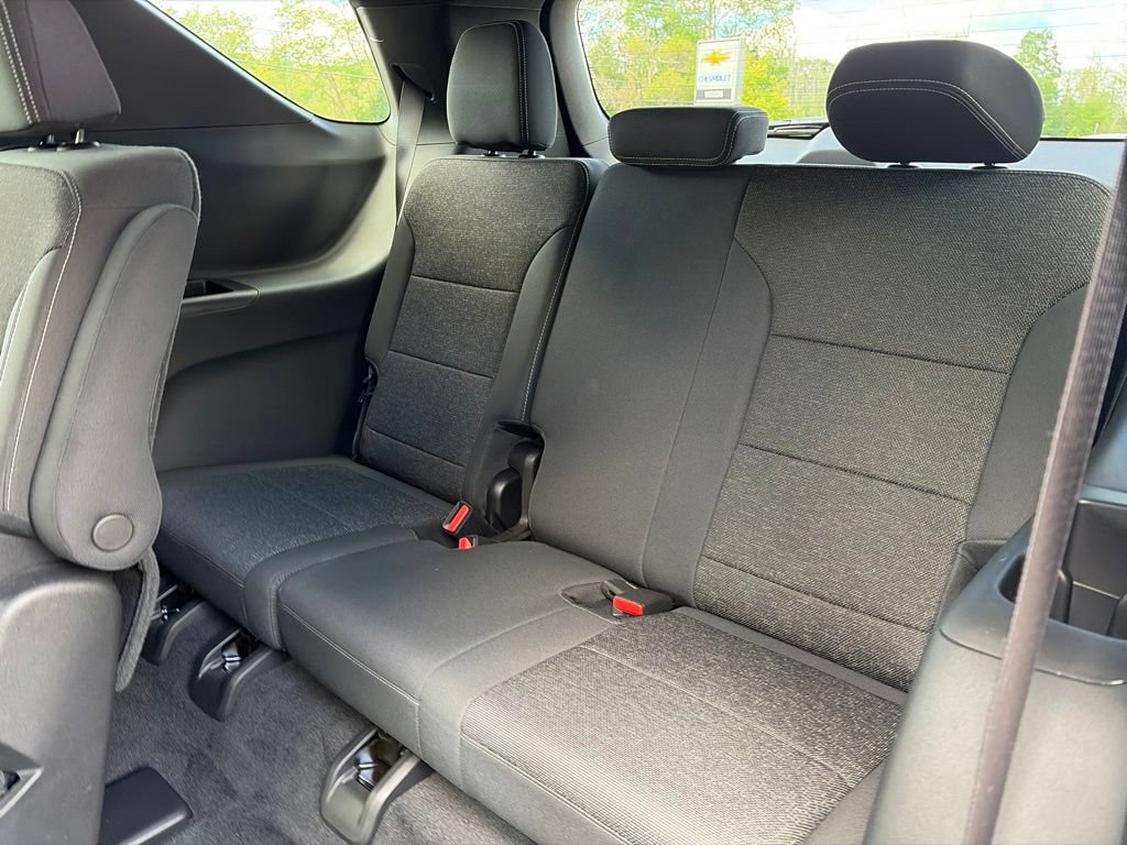Used 2025 Chevrolet Traverse LT w/ Driver Confidence Package AWD/4WD image 19
