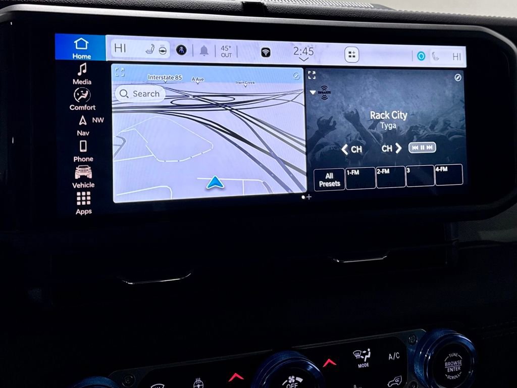 Used 2024 Jeep Wrangler Unlimited Sahara w/ Technology Group image 17