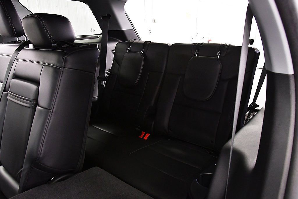 Used 2023 Ford Explorer XLT w/ Equipment Group 202A image 32