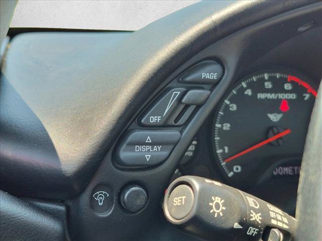 Used 2004 Chevrolet Corvette Coupe w/ Preferred Equipment Group RWD image 16