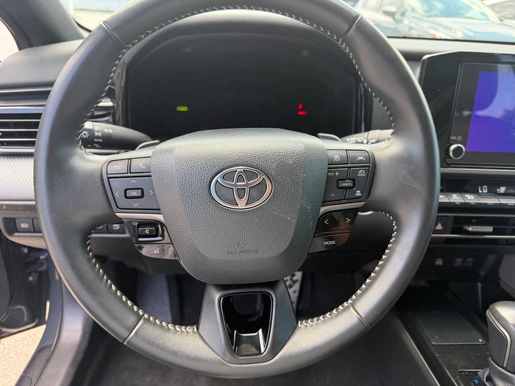 Used 2025 Toyota Camry SE FWD image 24