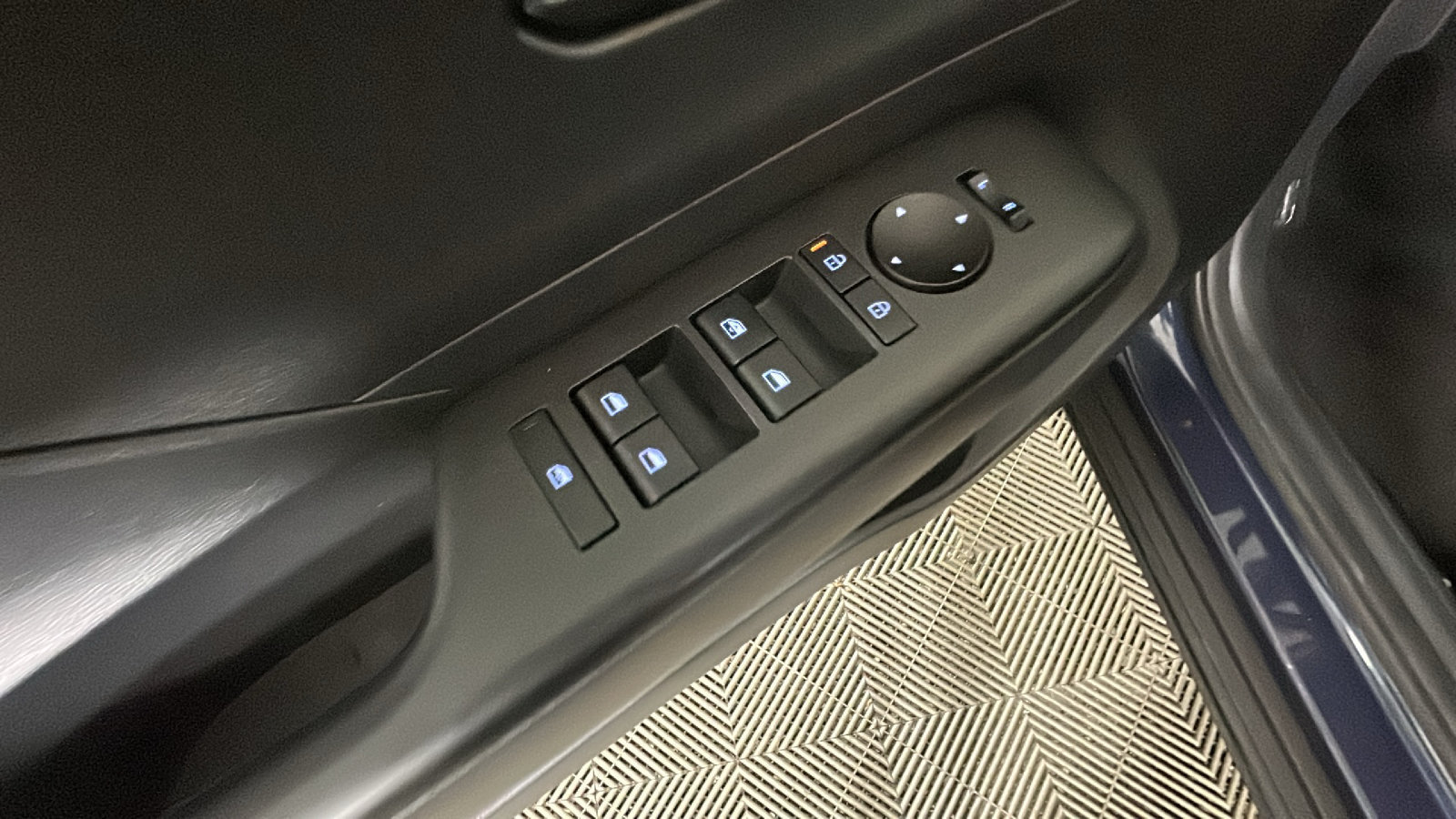 Certified 2025 Hyundai Kona SE AWD/4WD image 12