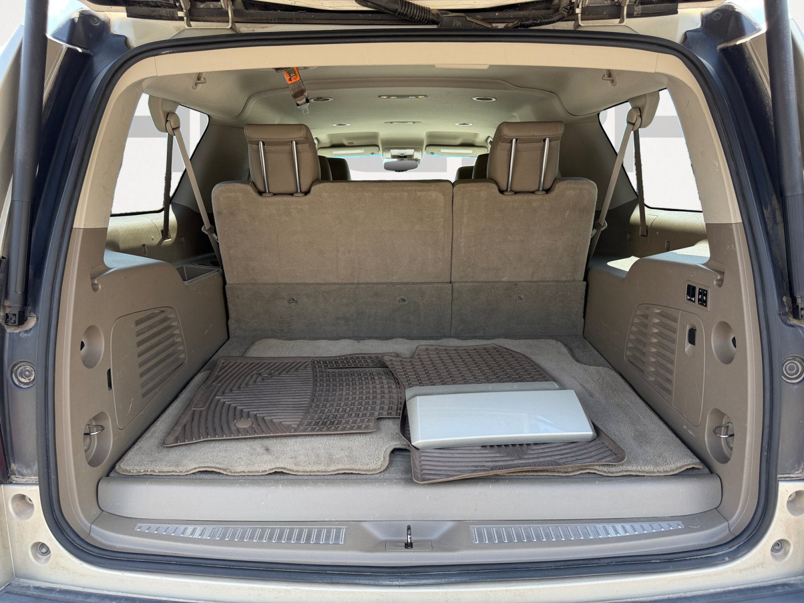 Used 2016 Chevrolet Suburban LT w/ Texas Edition Package RWD image 11