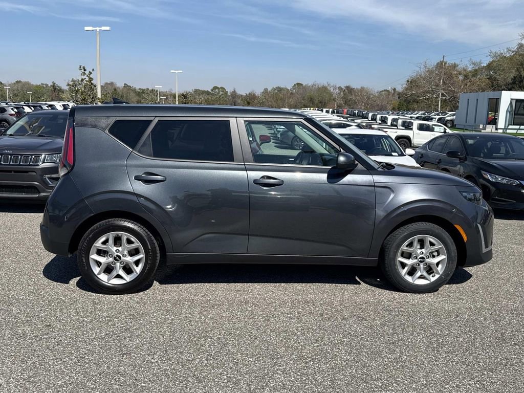 Used 2024 Kia Soul LX w/ Option Group 015 image 2