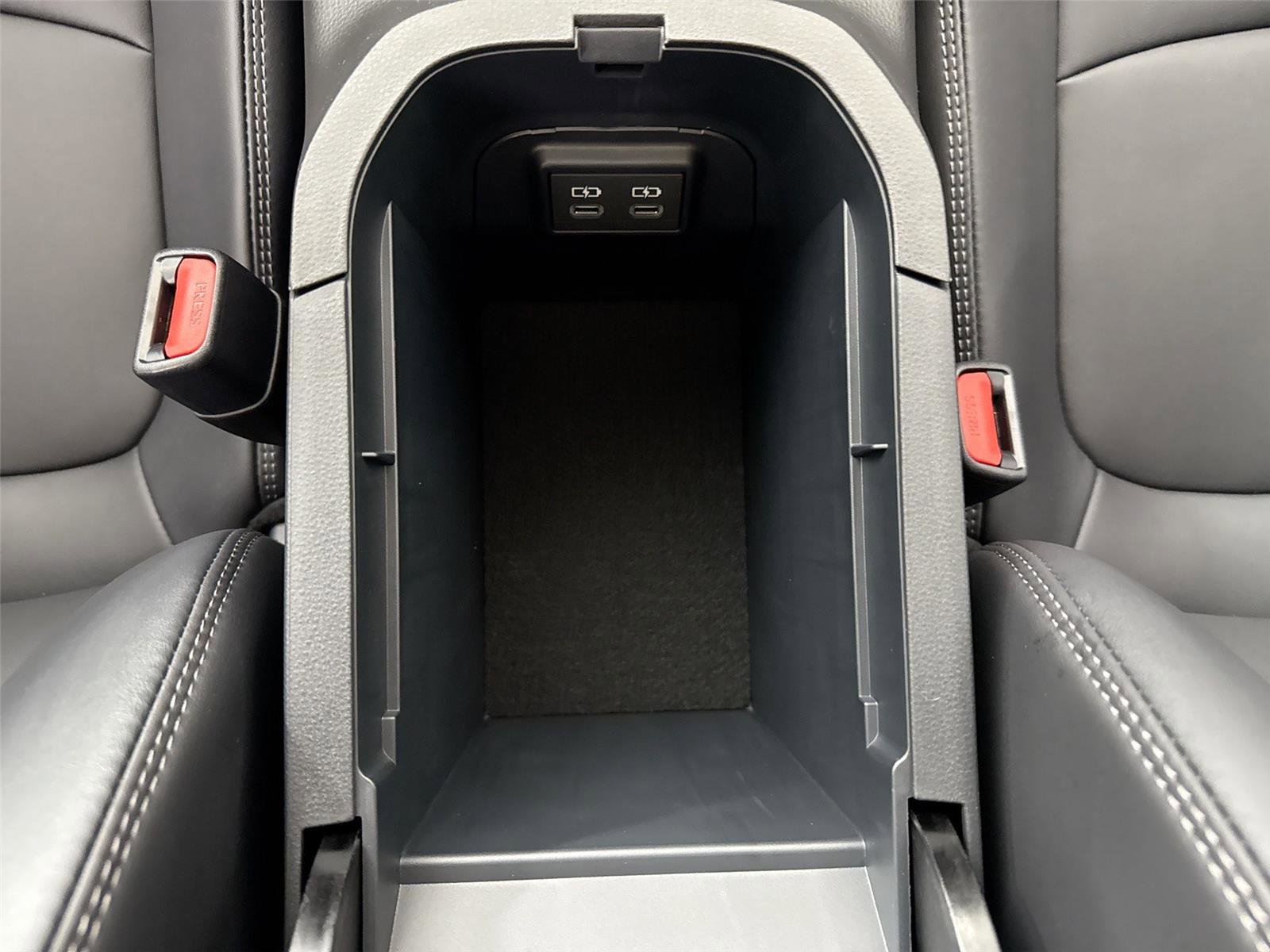 Used 2025 Toyota RAV4 XLE Premium image 37