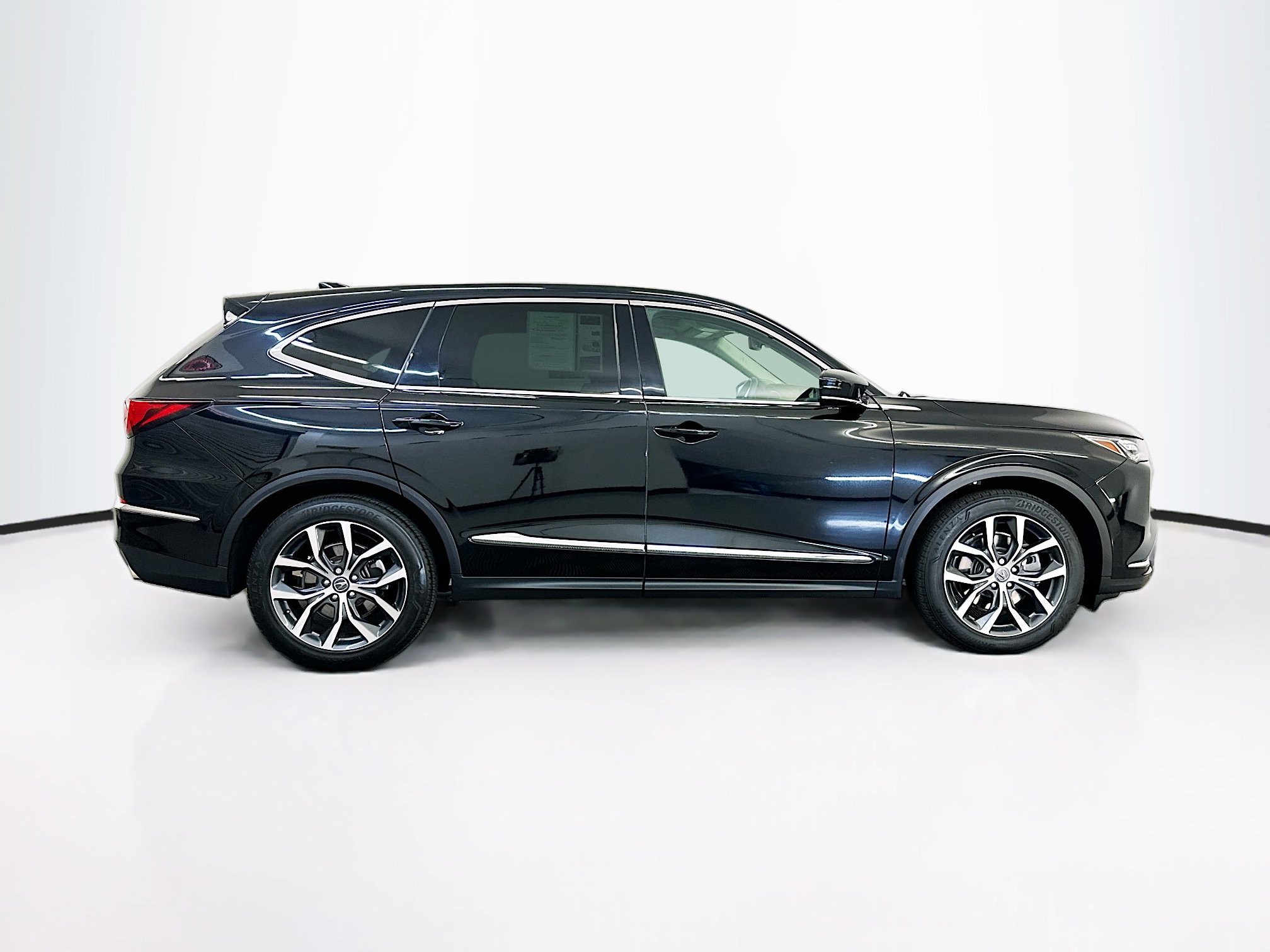 Used 2023 Acura MDX SH-AWD w/ Technology Package image 10