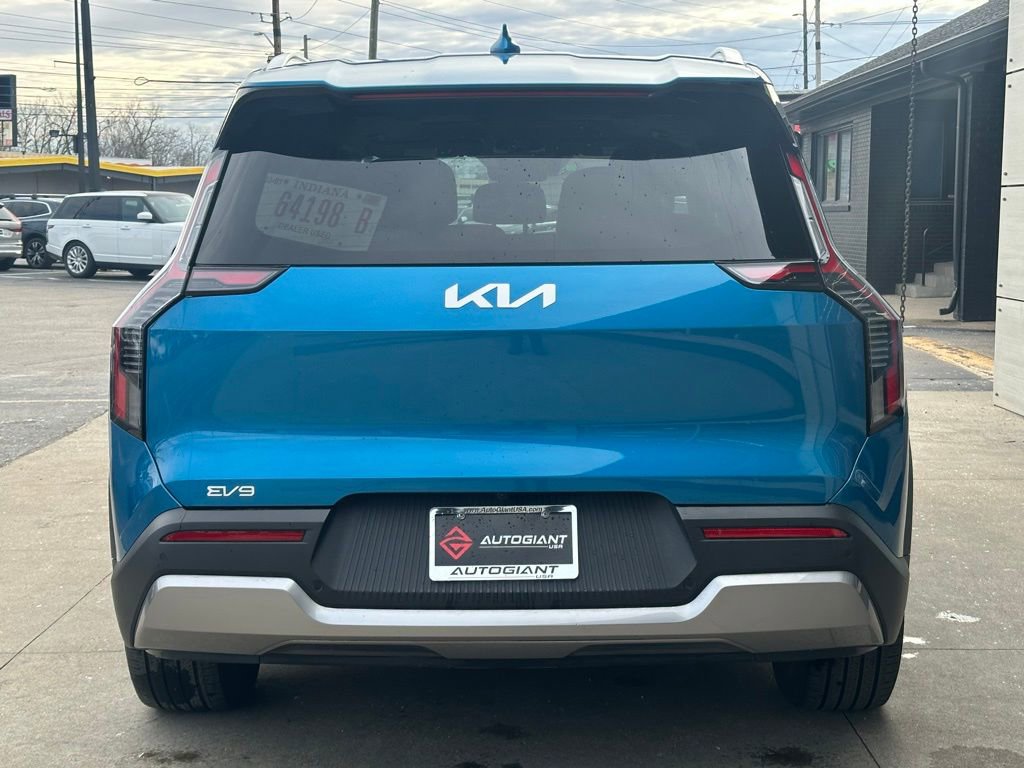 Used 2025 Kia EV9 Wind image 6