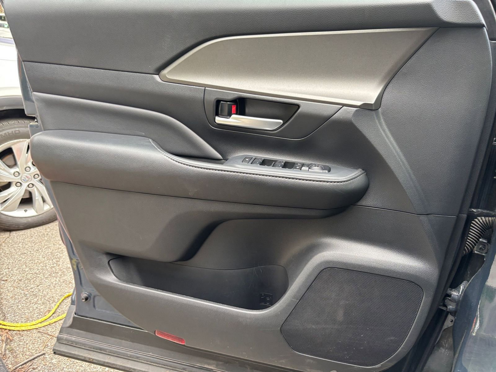 Used 2025 Toyota Grand Highlander FWD image 18