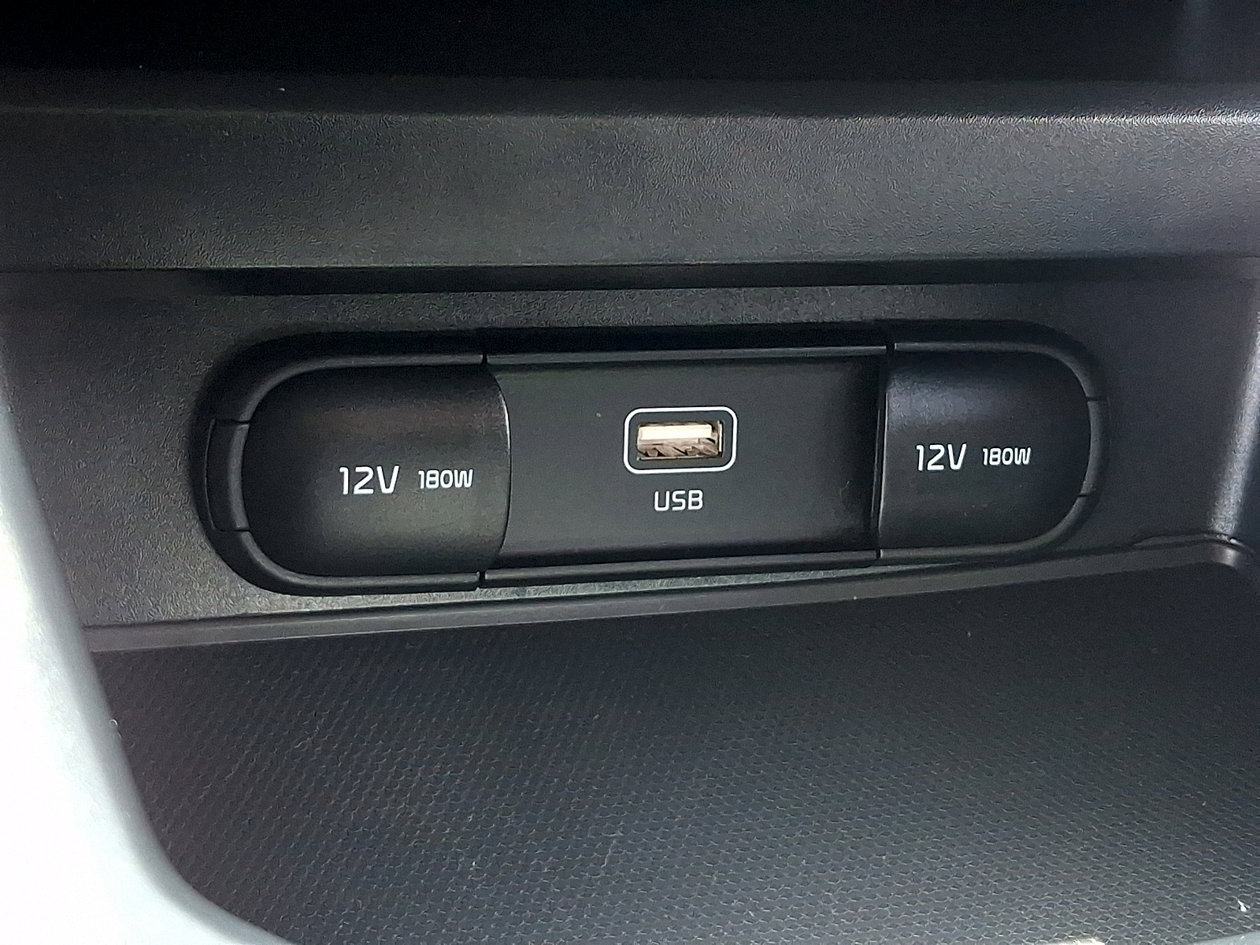 Used 2025 Kia Soul LX w/ LX Technology Package FWD image 22